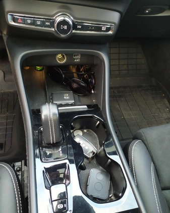 Volvo XC 40 cena 148500 przebieg: 35884, rok produkcji 2020 z Łódź małe 254